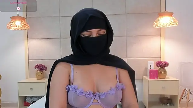 izadii online show from 06/11/26, 12:32