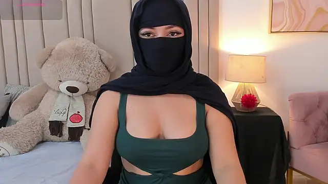 izadii online show from 06/24/26, 07:24