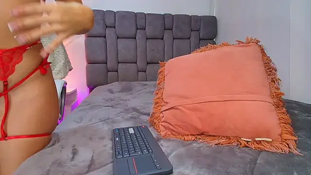 MariianaGomez online show from 01/04/25, 02:04