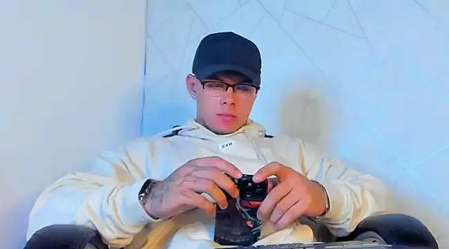 NoahhBrown online show from 02/01/25, 03:19