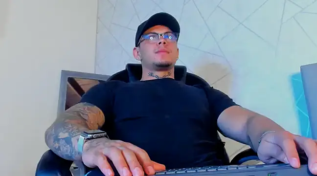 NoahhBrown online show from 02/17/25, 12:32