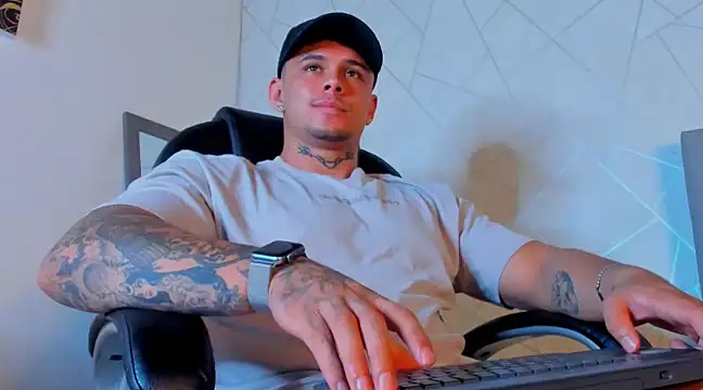 NoahhBrown online show from 02/28/25, 06:54