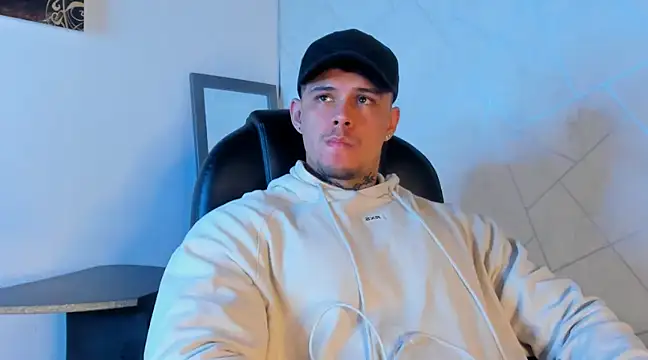 NoahhBrown online show from 03/04/25, 03:22