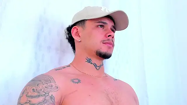 NoahhBrown online show from 10/08/25, 05:21