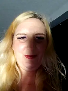 Snapshot of BecciDeluxe chatting on 01/31/26, 08:51 BecciDeluxe online show from 01/31/26, 08:51