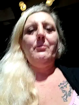 Snapshot of BecciDeluxe chatting on 06/09/26, 09:59 BecciDeluxe online show from 06/09/26, 09:59