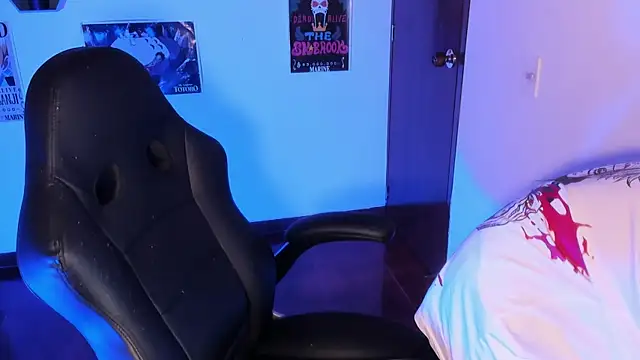 MonxxsLove online show from 05/09/26, 04:28