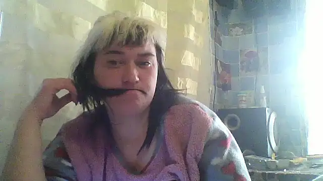 Snapshot of HollyLaBerry chatting on 05/11/26, 02:45 HollyLaBerry online show from 05/11/26, 02:45