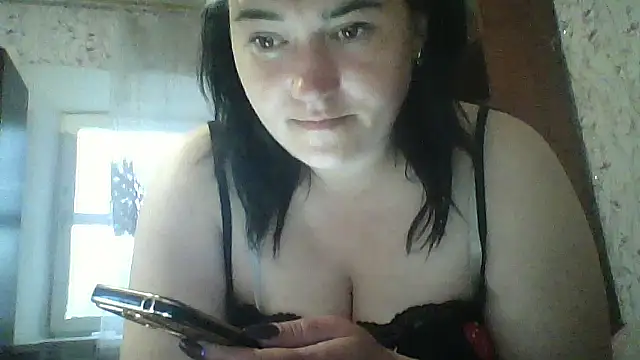 Snapshot of HollyLaBerry chatting on 05/12/26, 06:43 HollyLaBerry online show from 05/12/26, 06:43