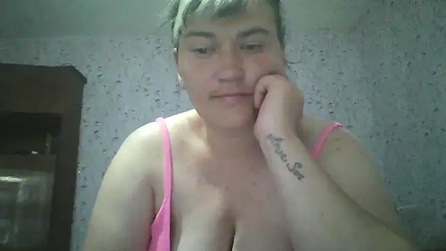 HollyLaBerry online show from 06/28/26, 06:52