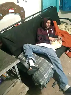 Snapshot of LongDickZee562 chatting on 01/29/25, 02:40 LongDickZee562 online show from 01/29/25, 02:40