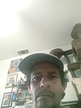 Snapshot of LongDickZee562 chatting on 02/05/25, 01:15 LongDickZee562 online show from 02/05/25, 01:15