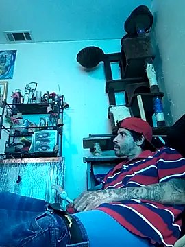 Snapshot of LongDickZee562 chatting on 02/14/25, 10:04 LongDickZee562 online show from 02/14/25, 10:04