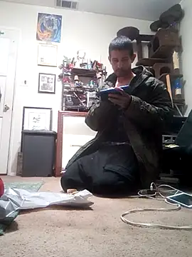 Snapshot of LongDickZee562 chatting on 02/25/25, 05:15 LongDickZee562 online show from 02/25/25, 05:15