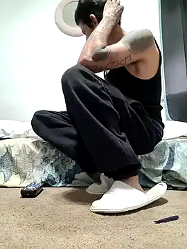 Snapshot of LongDickZee562 chatting on 11/12/25, 07:31 LongDickZee562 online show from 11/12/25, 07:31