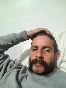 Snapshot of LongDickZee562 chatting on 11/18/25, 09:14 LongDickZee562 online show from 11/18/25, 09:14