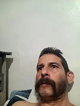 Snapshot of LongDickZee562 chatting on 11/30/25, 07:23 LongDickZee562 online show from 11/30/25, 07:23