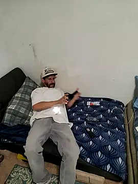 Snapshot of LongDickZee562 chatting on 12/01/25, 09:20 LongDickZee562 online show from 12/01/25, 09:20