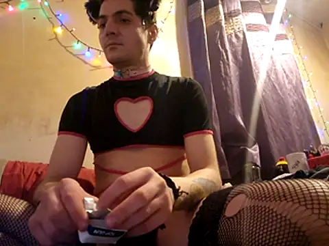 Snapshot of Savzybiggape chatting on 11/30/25, 04:44 Savzybiggape online show from 11/30/25, 04:44