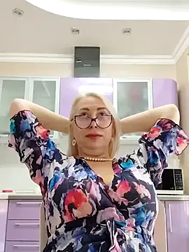 Snapshot of HotJanet chatting on 01/28/25, 12:32 HotJanet online show from 01/28/25, 12:32