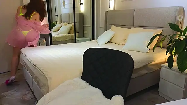 Lina-hill online show from 04/30/26, 07:58