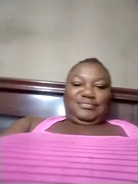 Snapshot of MATUREBUSSTY chatting on 04/06/26, 08:10 MATUREBUSSTY online show from 04/06/26, 08:10