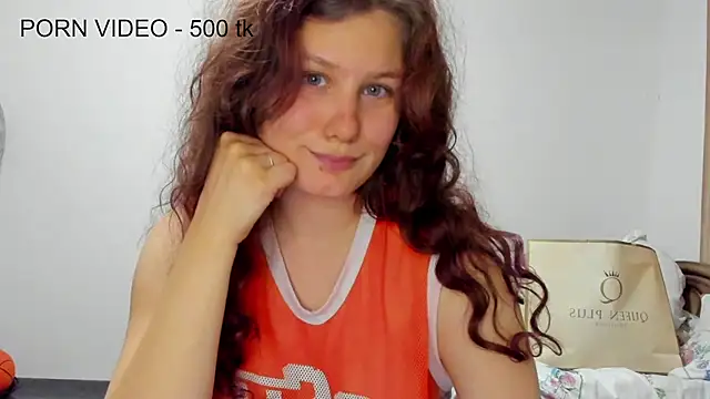 Snapshot of Charlotte_wow chatting on 05/23/26, 08:57 Charlotte wow online show from 05/23/26, 08:57