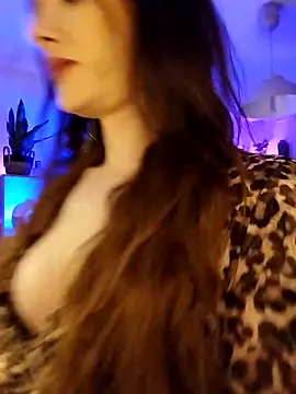 Snapshot of Luna_Kitanna chatting on 03/06/25, 09:09 Luna Kitanna online show from 03/06/25, 09:09