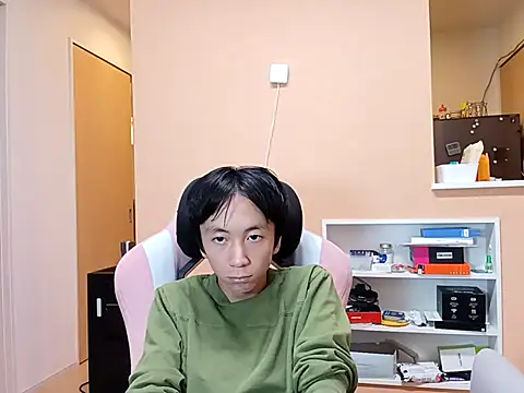 Snapshot of freeeeeessssss111 chatting on 10/20/25, 06:36 freeeeeessssss111 online show from 10/20/25, 06:36