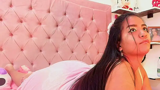 Snapshot of hannnasmith chatting on 02/11/26, 03:33 hannnasmith online show from 02/11/26, 03:33