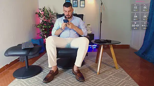 Snapshot of HenryBenso chatting on 01/15/26, 07:39 HenryBenso online show from 01/15/26, 07:39