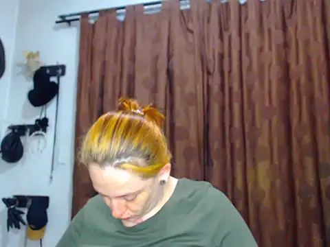 Snapshot of Redhead_incandy chatting on 07/05/26, 07:04 Redhead incandy online show from 07/05/26, 07:04