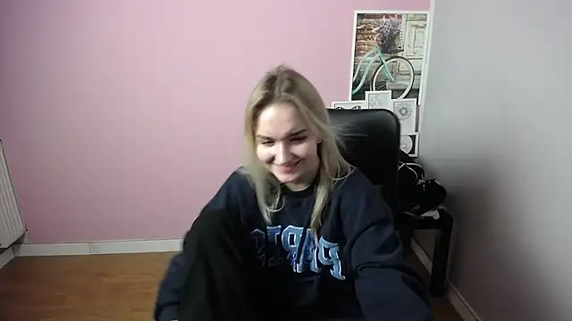 Snapshot of viktoria_lovely chatting on 01/02/25, 11:52 viktoria lovely online show from 01/02/25, 11:52