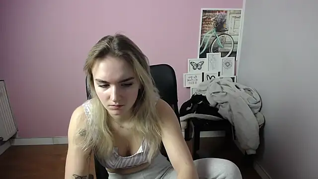 Snapshot of viktoria_lovely chatting on 01/27/25, 06:41 viktoria lovely online show from 01/27/25, 06:41