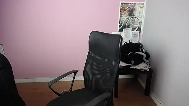 Snapshot of viktoria_lovely chatting on 02/03/25, 04:57 viktoria lovely online show from 02/03/25, 04:57