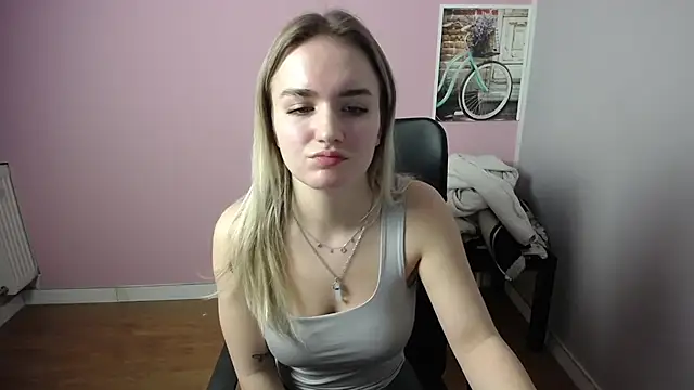 Snapshot of viktoria_lovely chatting on 02/14/25, 07:17 viktoria lovely online show from 02/14/25, 07:17