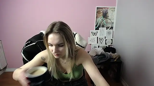 Snapshot of viktoria_lovely chatting on 03/03/25, 11:11 viktoria lovely online show from 03/03/25, 11:11