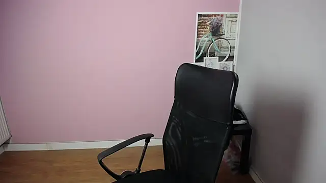 Snapshot of viktoria_lovely chatting on 09/10/25, 06:46 viktoria lovely online show from 09/10/25, 06:46