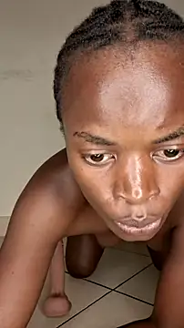 Snapshot of Perqueen chatting on 10/28/25, 08:44 Perqueen online show from 10/28/25, 08:44