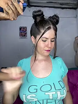 Snapshot of Hotnightsexxx chatting on 12/28/24, 10:34 Hotnightsexxx online show from 12/28/24, 10:34