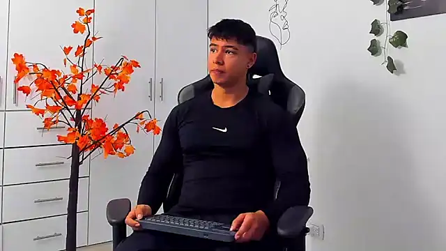 Snapshot of Bray_Kevin chatting on 01/08/26, 03:03 Bray Kevin online show from 01/08/26, 03:03