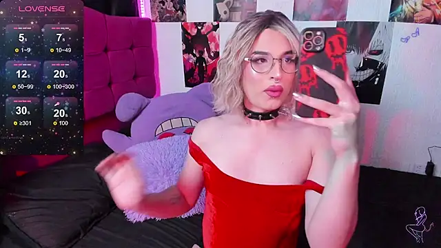 Snapshot of Violetx_moon chatting on 02/04/26, 12:38 Violetx moon online show from 02/04/26, 12:38