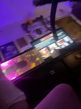 Snapshot of Helmut1971 chatting on 02/24/25, 07:11 Helmut1971 online show from 02/24/25, 07:11