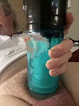 Snapshot of Helmut1971 chatting on 10/14/25, 05:58 Helmut1971 online show from 10/14/25, 05:58