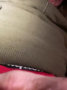 Snapshot of Helmut1971 chatting on 12/23/25, 06:33 Helmut1971 online show from 12/23/25, 06:33