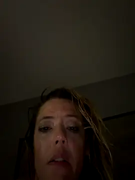 Snapshot of Blueeyesoulsnatcher chatting on 10/19/25, 10:05 Blueeyesoulsnatcher online show from 10/19/25, 10:05