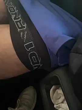 Snapshot of Blueeyesoulsnatcher chatting on 11/08/25, 10:41 Blueeyesoulsnatcher online show from 11/08/25, 10:41