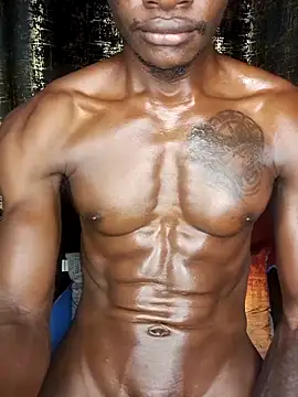 Snapshot of mgmonako chatting on 10/19/25, 01:01 mgmonako online show from 10/19/25, 01:01