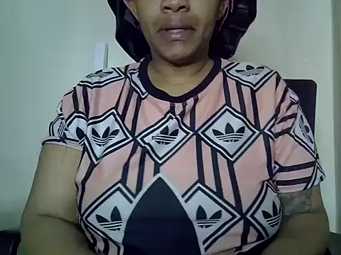 Snapshot of Brown_sexy chatting on 02/16/26, 09:11 Brown sexy online show from 02/16/26, 09:11