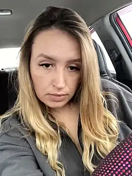 Snapshot of StasyWood chatting on 01/04/25, 04:12 StasyWood online show from 01/04/25, 04:12